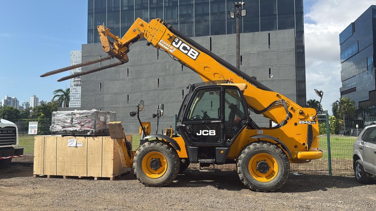 JCB 540-170 (II) 4-ton mobile crane for heavy lifting